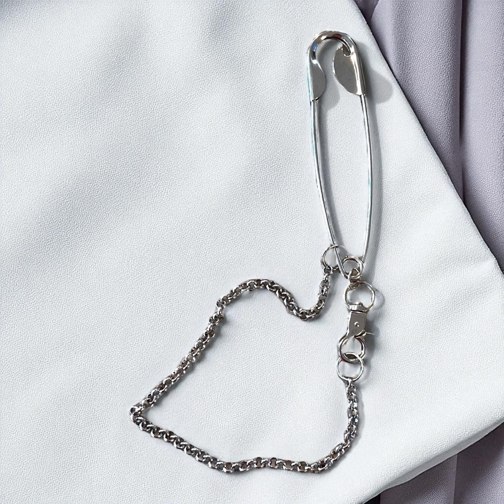 Silver toned Stainless Steel Chain with XL Safety Pin Pendant - Picture 5 of 17